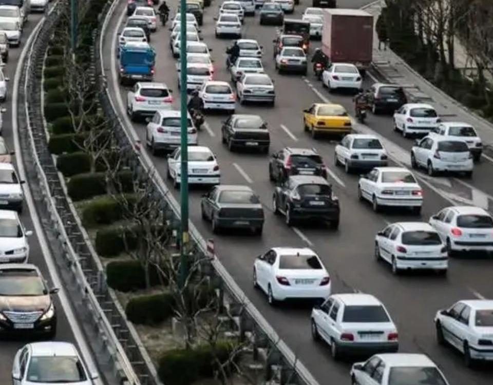 سفر به تهران با تأخیر؛ ترافیک در دو محور اصلی افزایش یافت