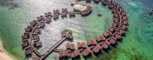اقدام حمایتی مالک هتل ترنج کیش برای غرفه‌داران